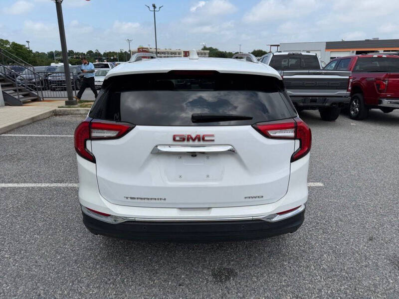 2023 GMC Terrain SLT