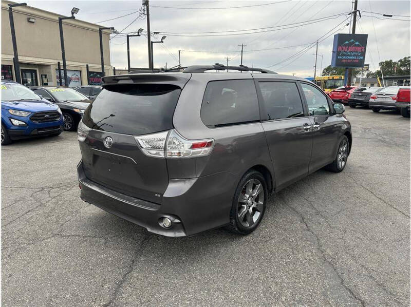 2015 Toyota Sienna