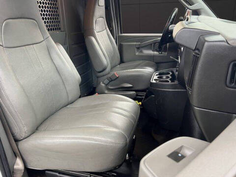 2023 Chevrolet Express 2500