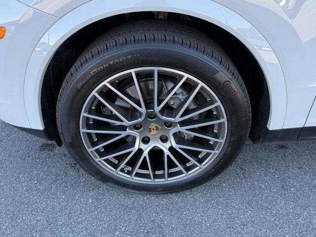 2022 Porsche Cayenne E-Hybrid Platinum Edition