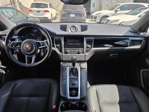 2018 Porsche Macan