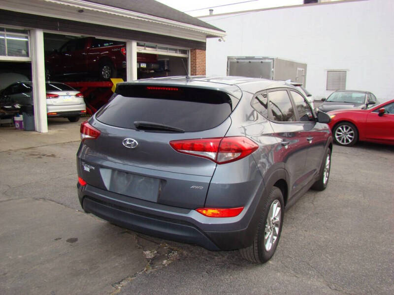 2018 Hyundai Tucson SE photo 3