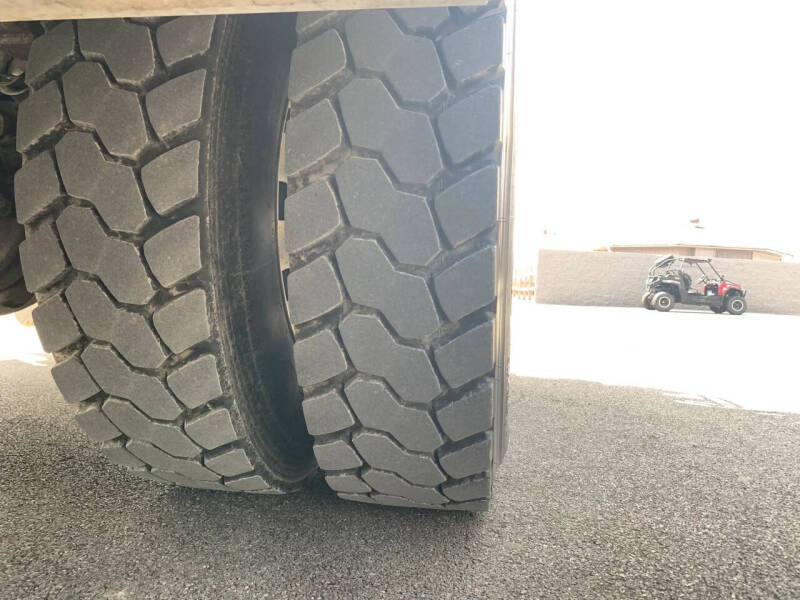 2012 Freightliner M2 106