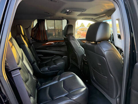 2016 Cadillac Escalade Luxury Collection