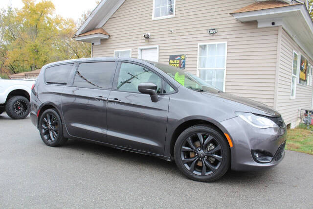 2020 Chrysler Pacifica for sale at Auto Force USA in Elkhart, IN