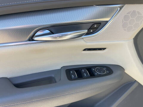 2017 Cadillac XT5 Premium Luxury