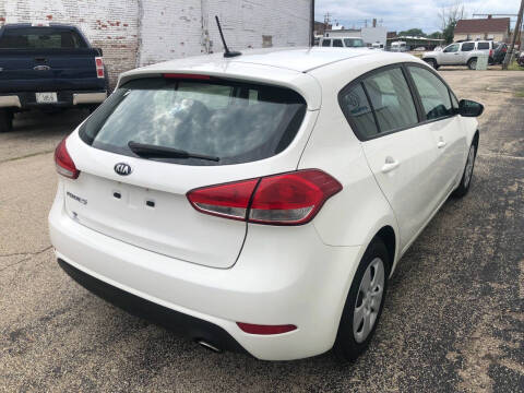 2017 Kia Forte5 LX