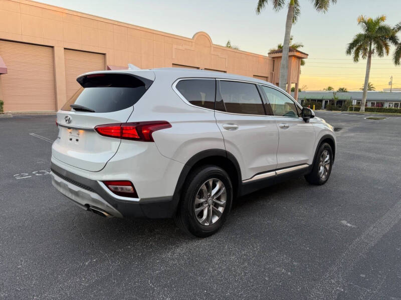 2019 Hyundai Santa Fe SEL 2.4L