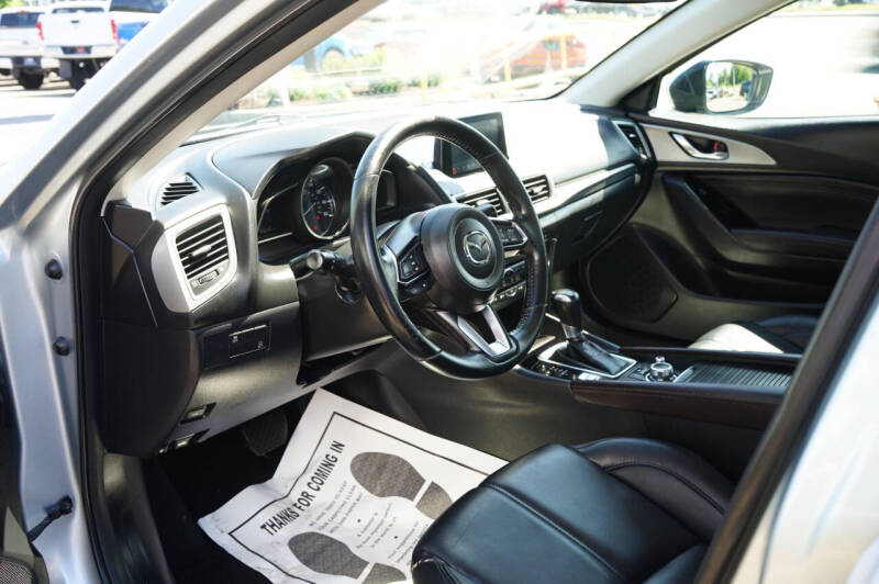 2018 Mazda MAZDA3 Touring