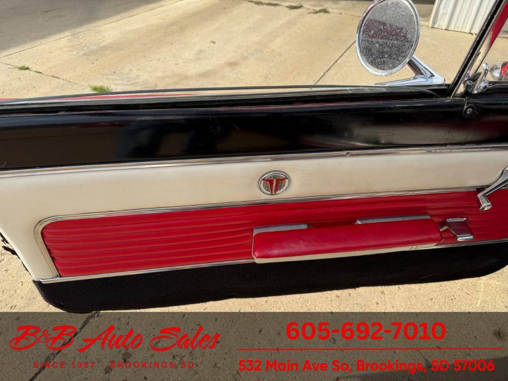 1963 Oldsmobile F-85 21