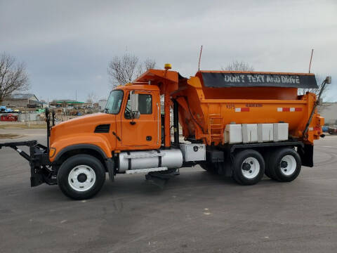 2004 Mack CV713