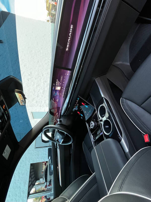 2025 Cadillac Escalade ESV Sport