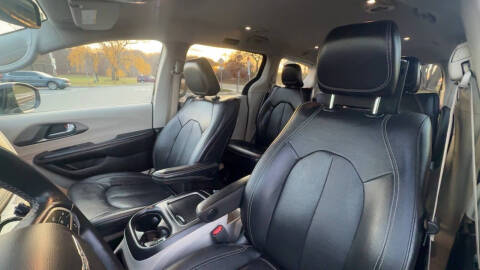 2022 Chrysler Pacifica Hybrid Touring L