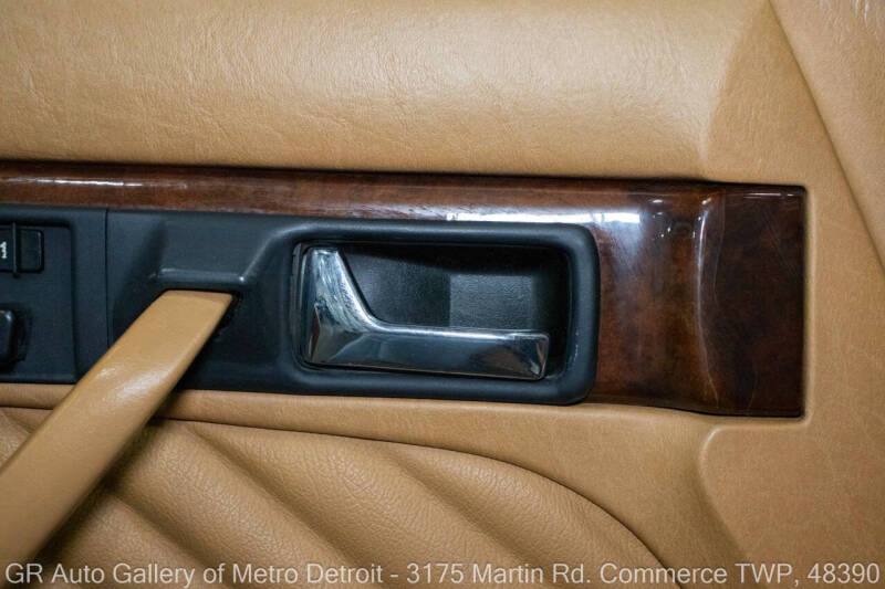 1991 Mercedes-Benz 560-Class 560 SEL