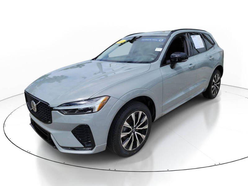 2024 Volvo XC60 B5 Core Dark Theme