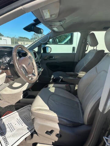 2017 Chrysler Pacifica Touring-L Plus