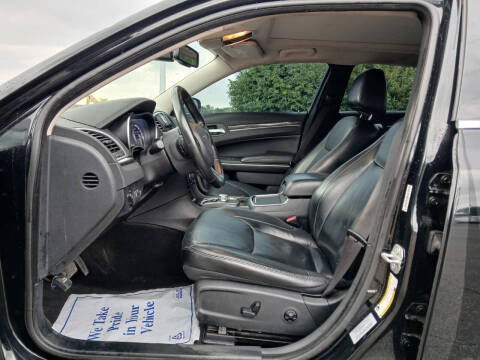 2017 Chrysler 300 Limited