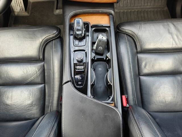 2017 Volvo XC90 T8 eAWD Inscription