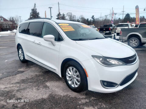 2017 Chrysler Pacifica Touring-L