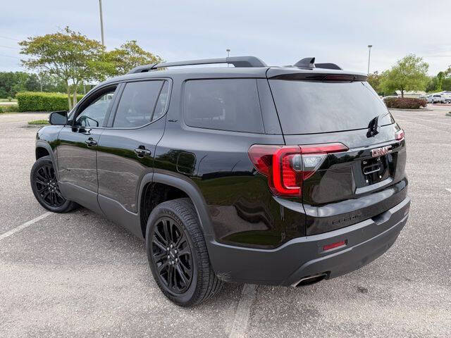 2022 GMC Acadia SLT