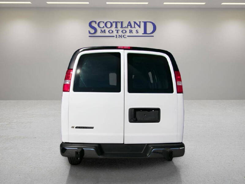 2024 Chevrolet Express 2500