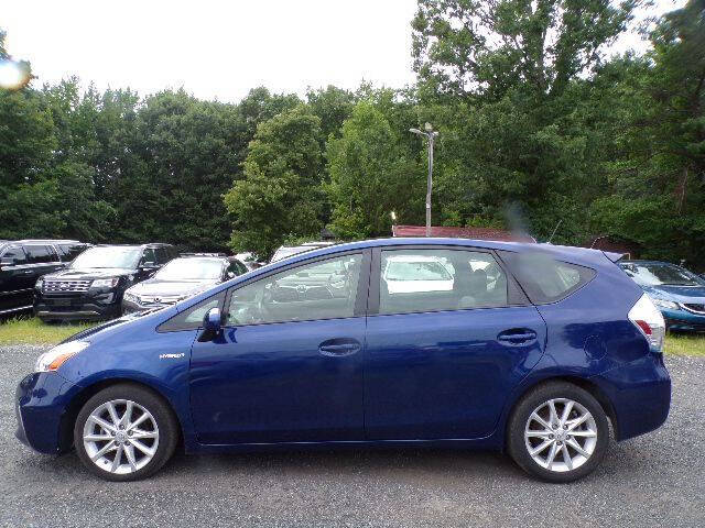 2014 Toyota Prius v Five