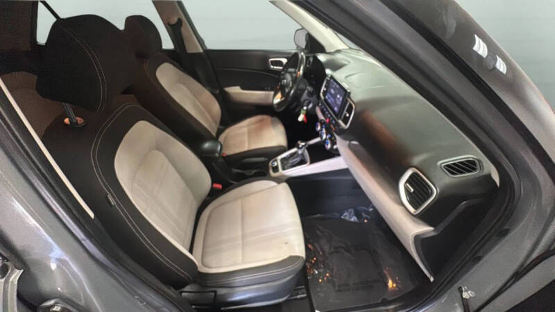 2022 Hyundai Venue SEL