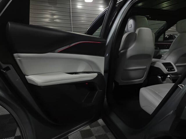 2024 Cadillac LYRIQ Luxury 1