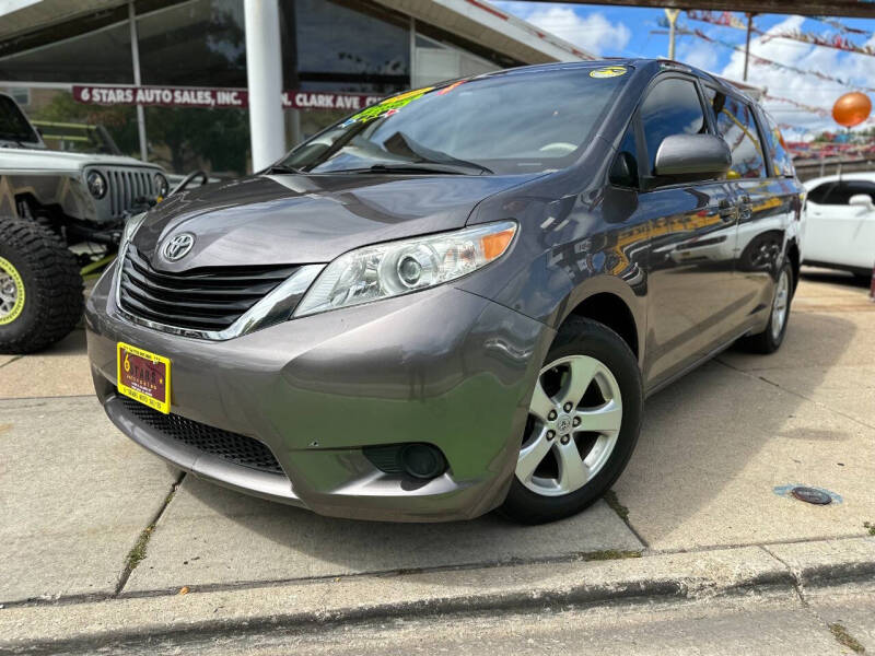 2011 Toyota Sienna LE photo 10