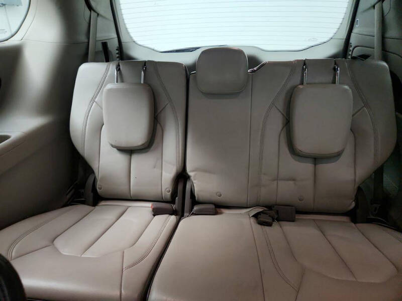 2017 Chrysler Pacifica Touring-L
