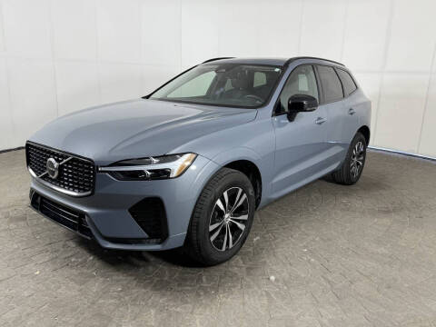 2024 Volvo XC60 B5 Core Dark Theme