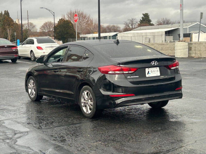 2018 Hyundai Elantra