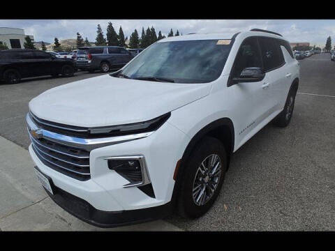 2025 Chevrolet Traverse LT
