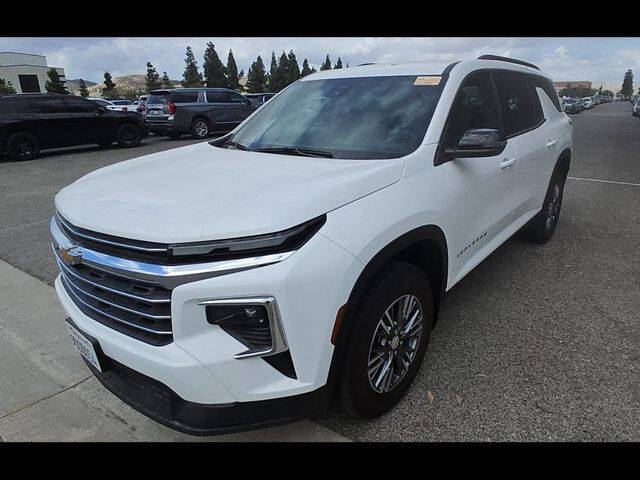 2025 Chevrolet Traverse LT