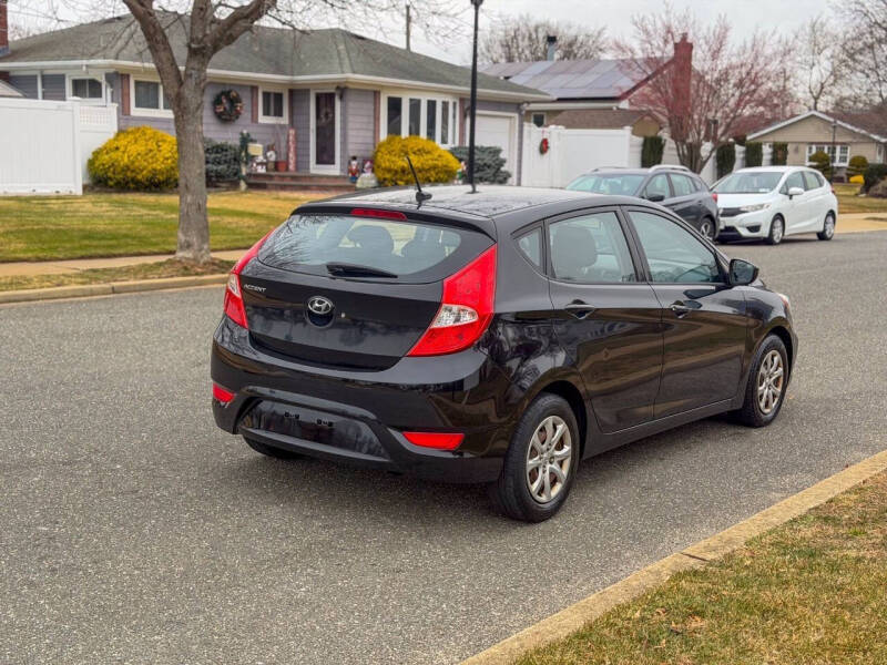 2012 Hyundai Accent GS