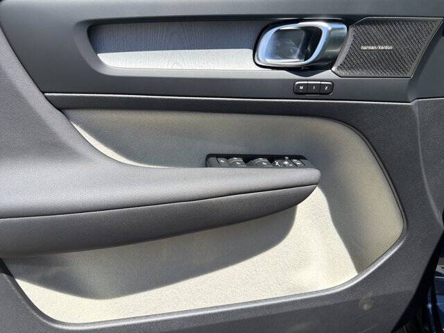 2026 Volvo XC40 B5 Plus