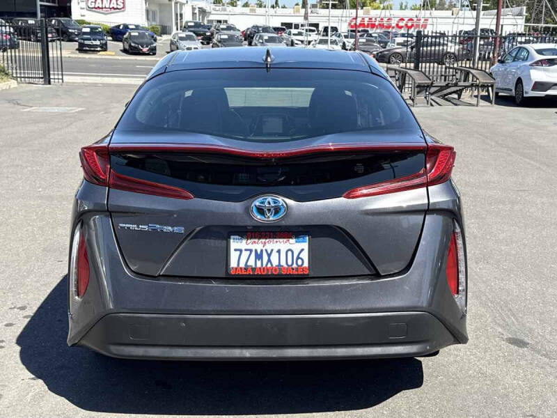 2017 Toyota Prius Prime Plus