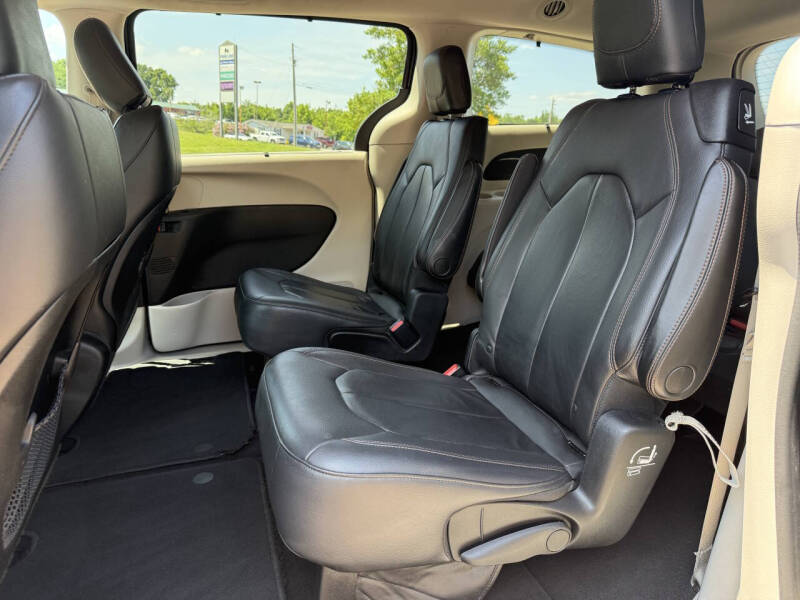 2017 Chrysler Pacifica Touring Plus