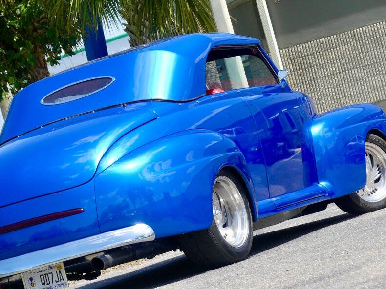 1948 Ford Super Deluxe