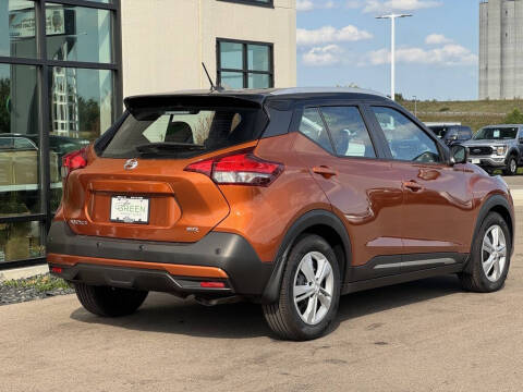 2020 Nissan Kicks SR