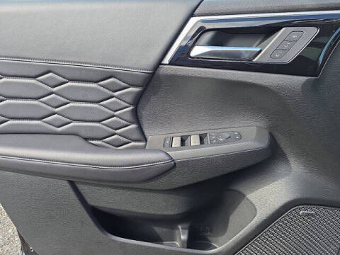 2025 Mitsubishi Outlander SEL Platinum Edition