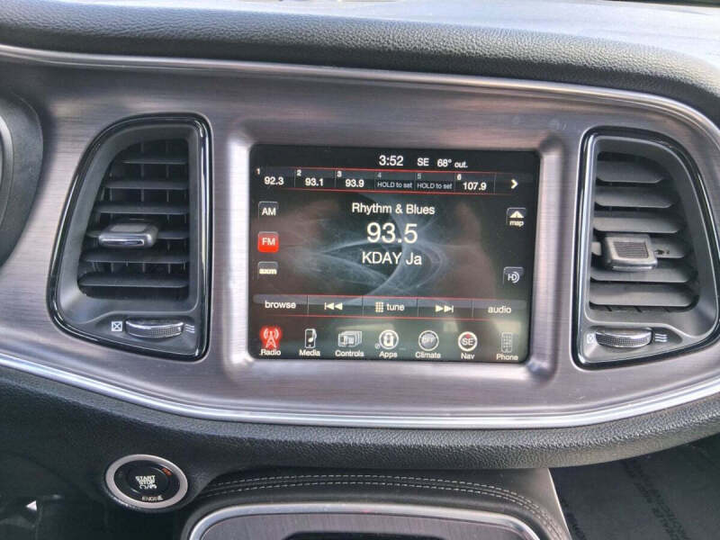 2015 Dodge Challenger SXT