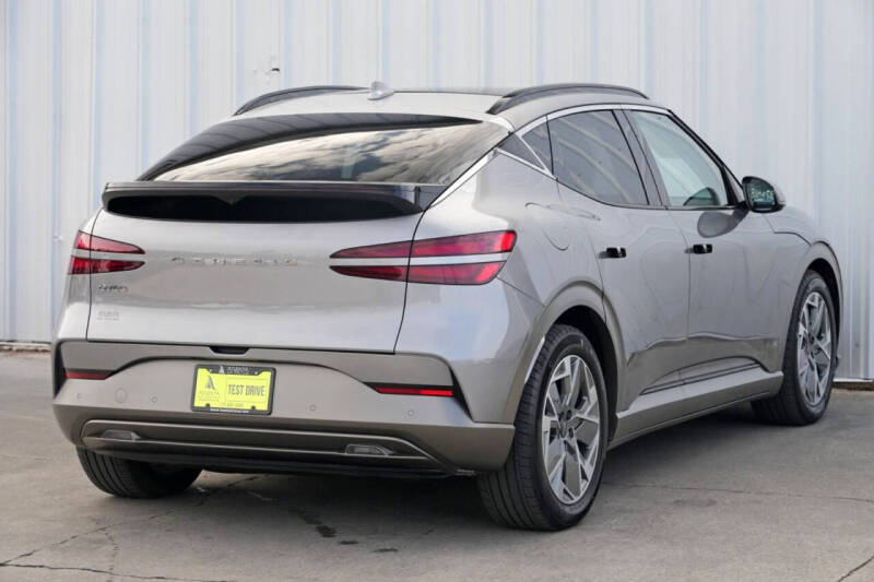 2024 Genesis GV60 Standard