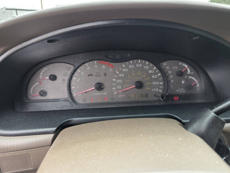 2004 Toyota Sequoia SR5