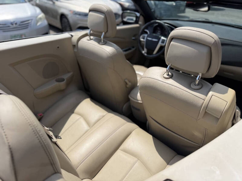 2013 Chrysler 200 Limited