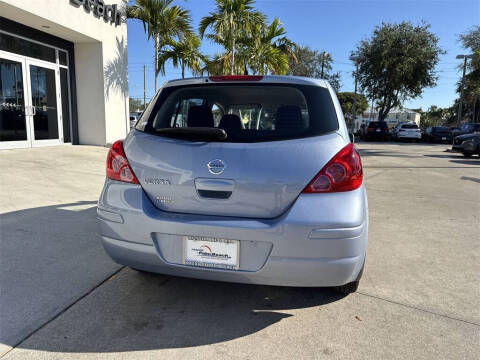2011 Nissan Versa 1.8 S