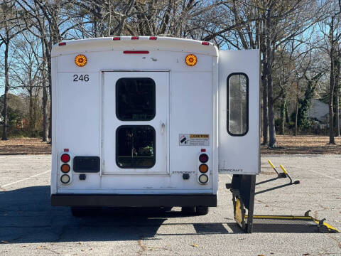 2011 Ford E-Series E-450 SD