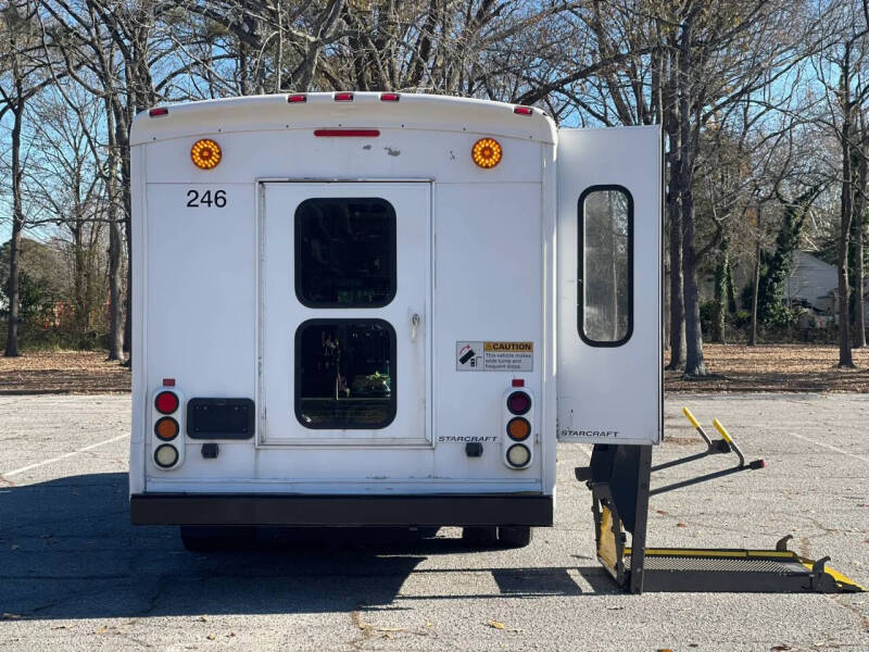 2011 Ford E-Series E-450 SD