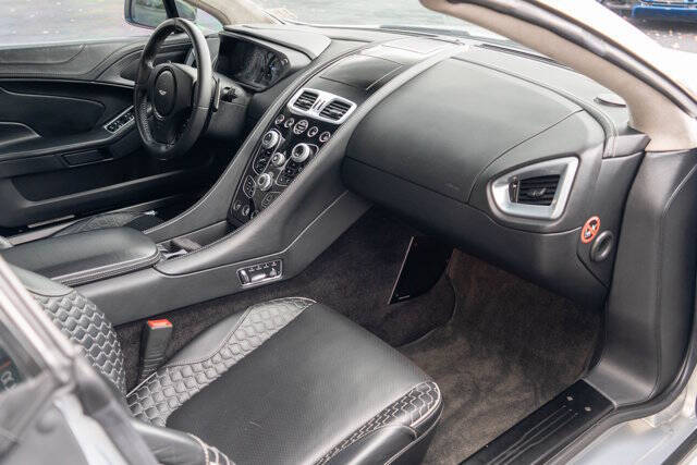 2016 Aston Martin Vanquish 35