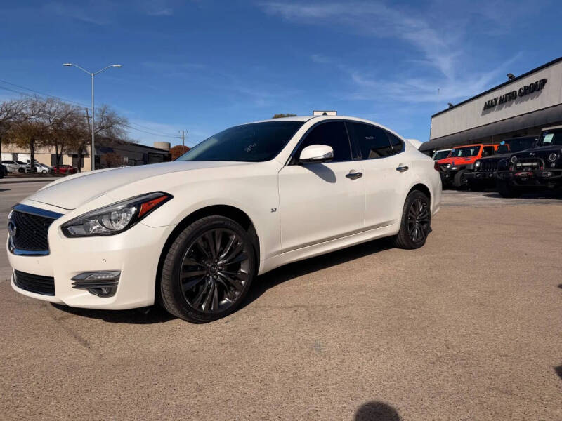 2016 Infiniti Q70 3.7